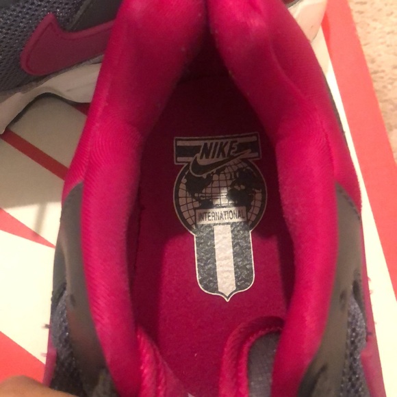 NIKE Air Max - Picture 5 of 7